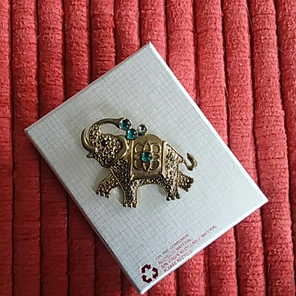 FAF Elephant Pin - Picture 1 of 2